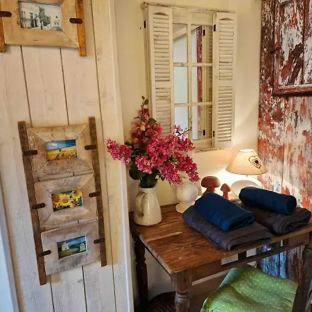 Villa Les Pieds Dans L'eau :ker Anne Port-Joinville