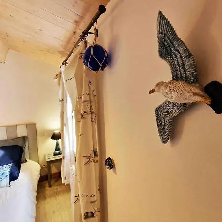 Les Pieds Dans L'eau :ker Anne Port-Joinville