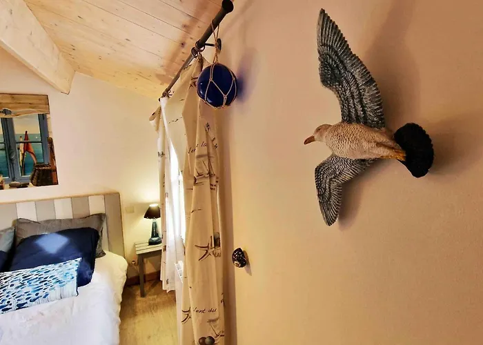 Les Pieds Dans L'eau :ker Anne Port-Joinville